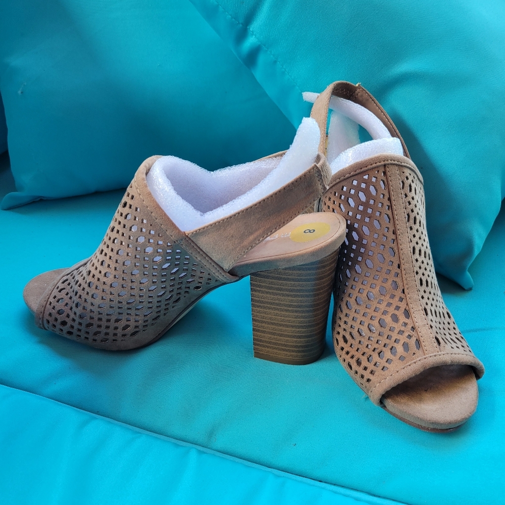 Madden Girl Cutout Heels Booties Sz 8